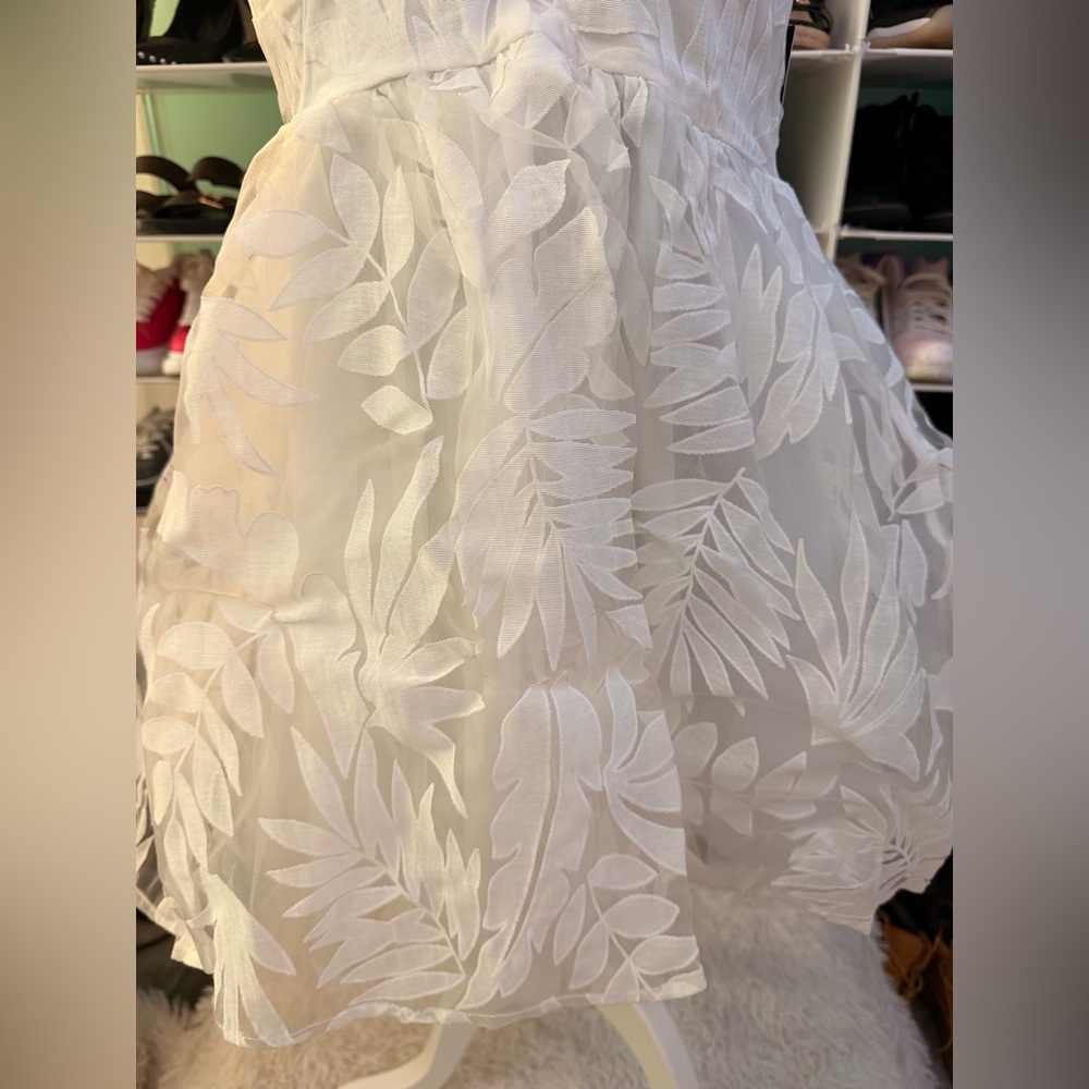 Elegant White Floral Mini Dress size L NWT - Picture 3 of 8